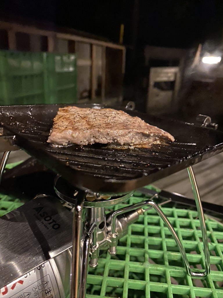 蒸し焼きの肉
