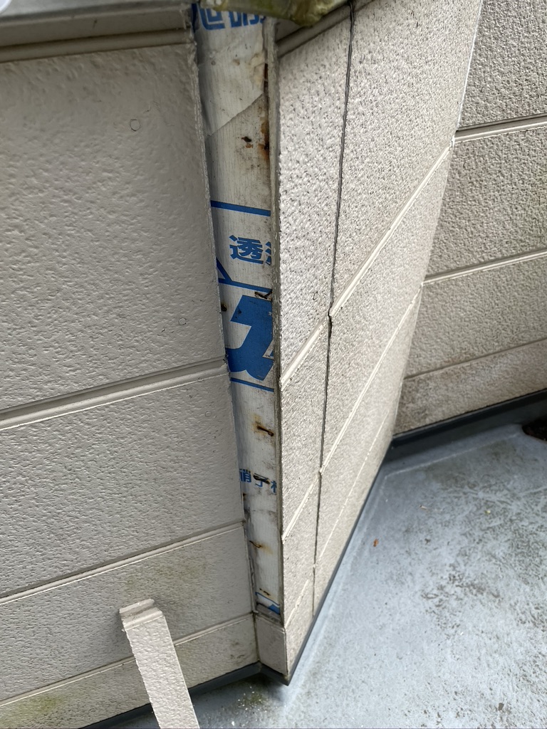 脱落した外壁部分